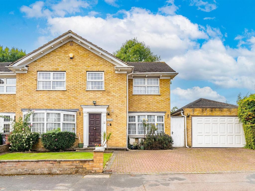 4 bed semidetached house for sale in Hartfield Avenue, Elstree