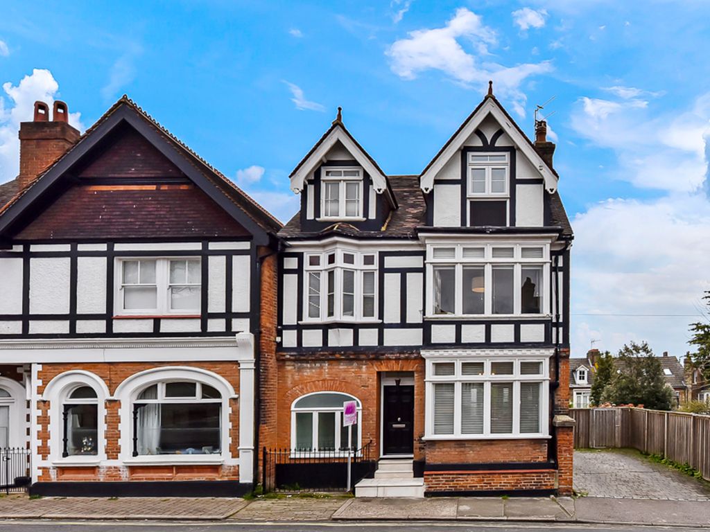 4 bed semidetached house for sale in Roebuck Road, Rochester ME1 Zoopla