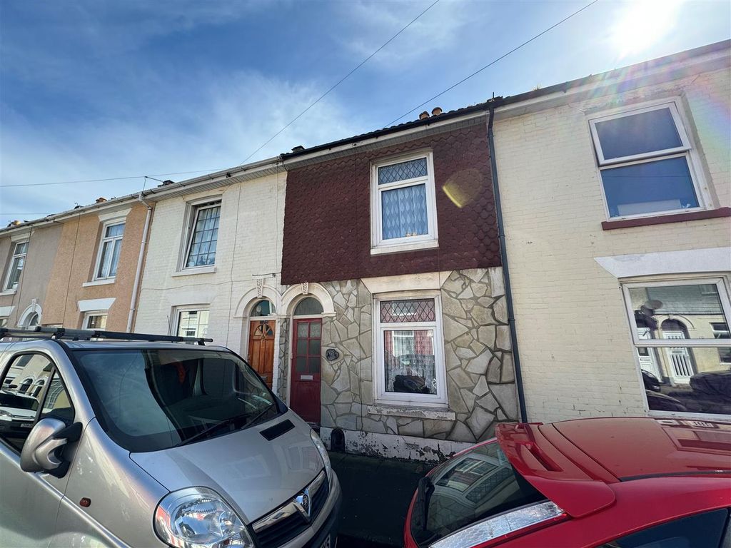 3 bed property for sale in Toronto Road, Portsmouth PO2, £190,000 Zoopla
