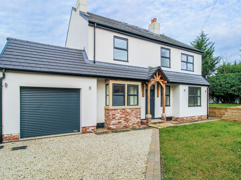 4 bed detached house for sale in 72 Batley Road, Alverthorpe, Wakefield