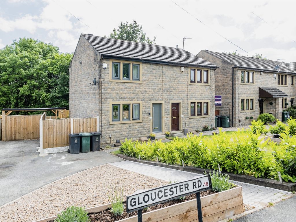 2 bed semidetached house for sale in Gloucester Road, Bingley BD16