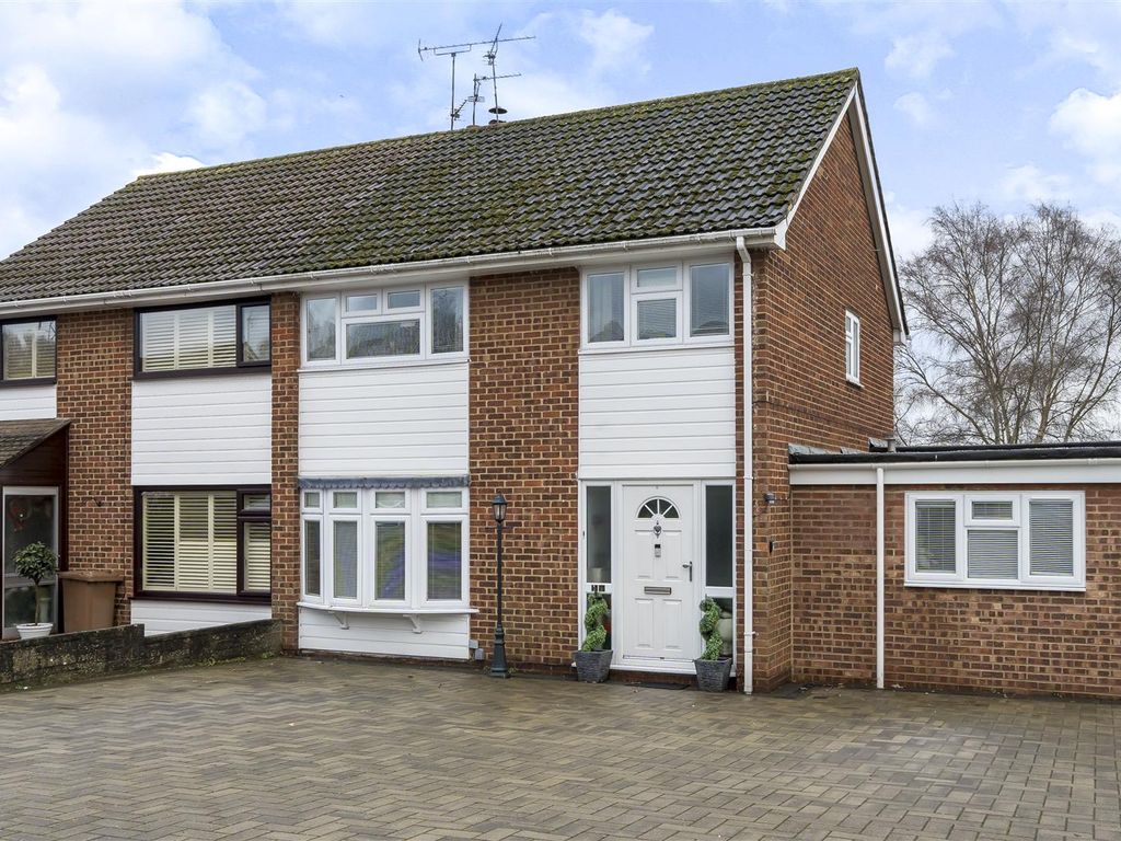 4 bed semidetached house for sale in Snowdon Avenue, Maidstone ME14 Zoopla