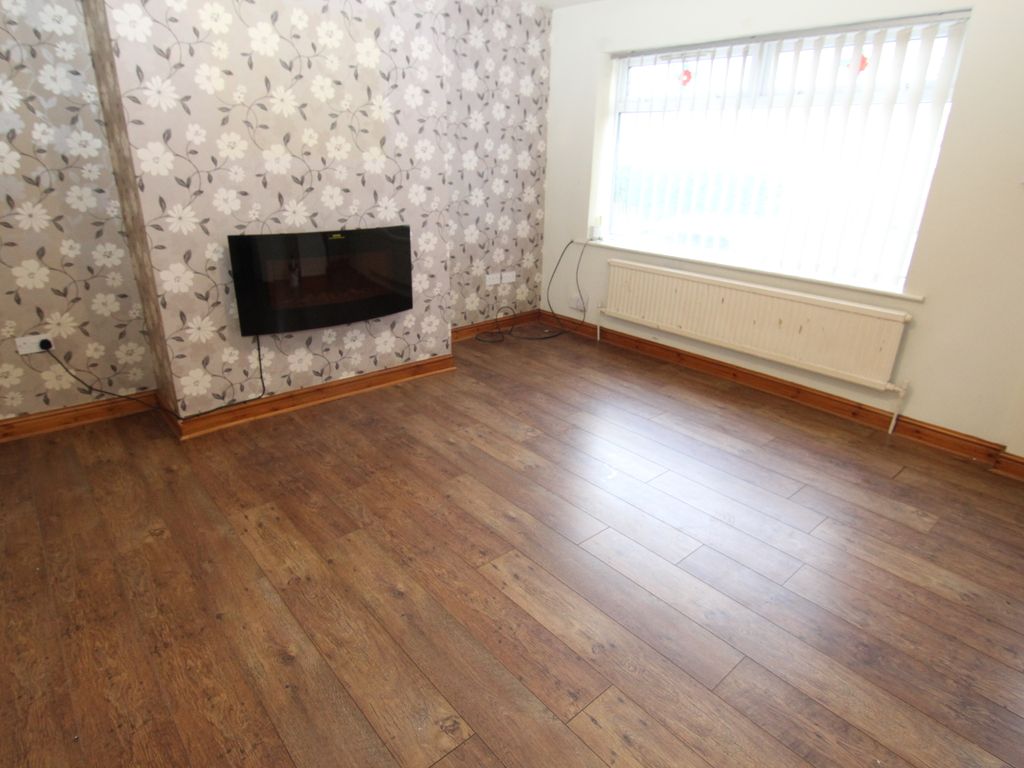 3 bed semidetached house to rent in Droylsden, Manchester M43, £1,100