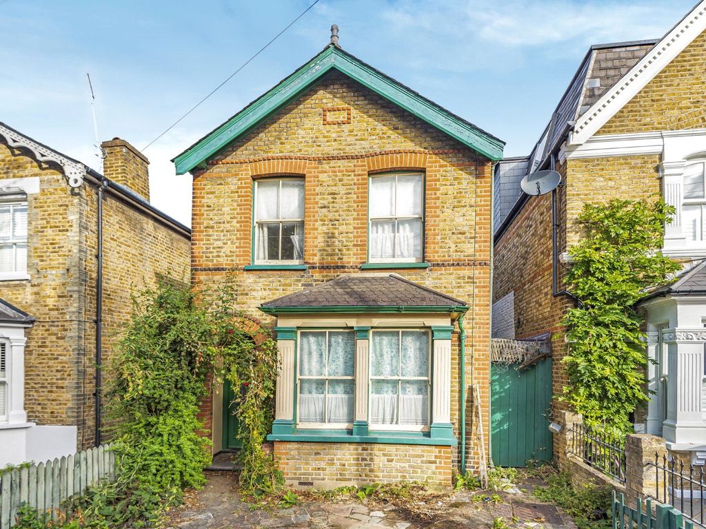 3 bed detached house for sale in Canbury Avenue, Kingston Upon Thames