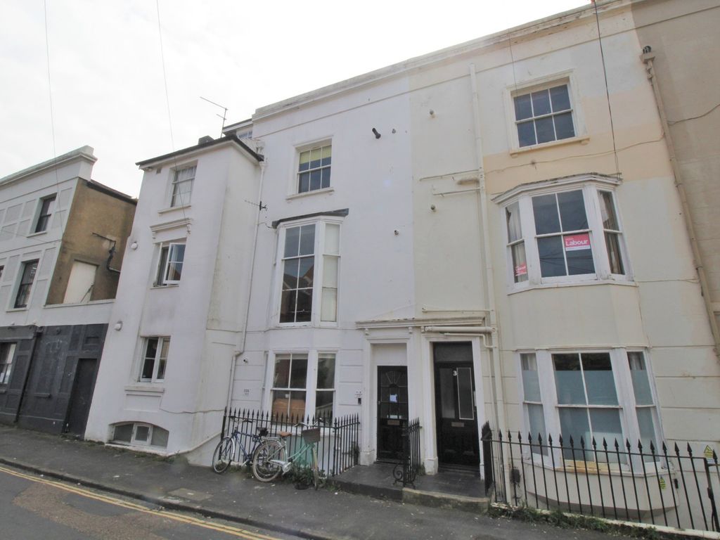 Studio for sale in Clarendon Place, Brighton BN2, £150,000 Zoopla