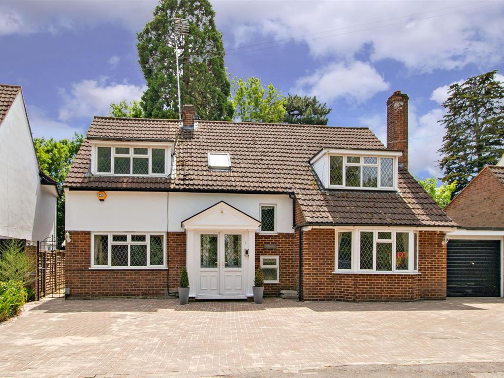 4 bed detached house for sale in Allum Lane, Elstree, Borehamwood WD6