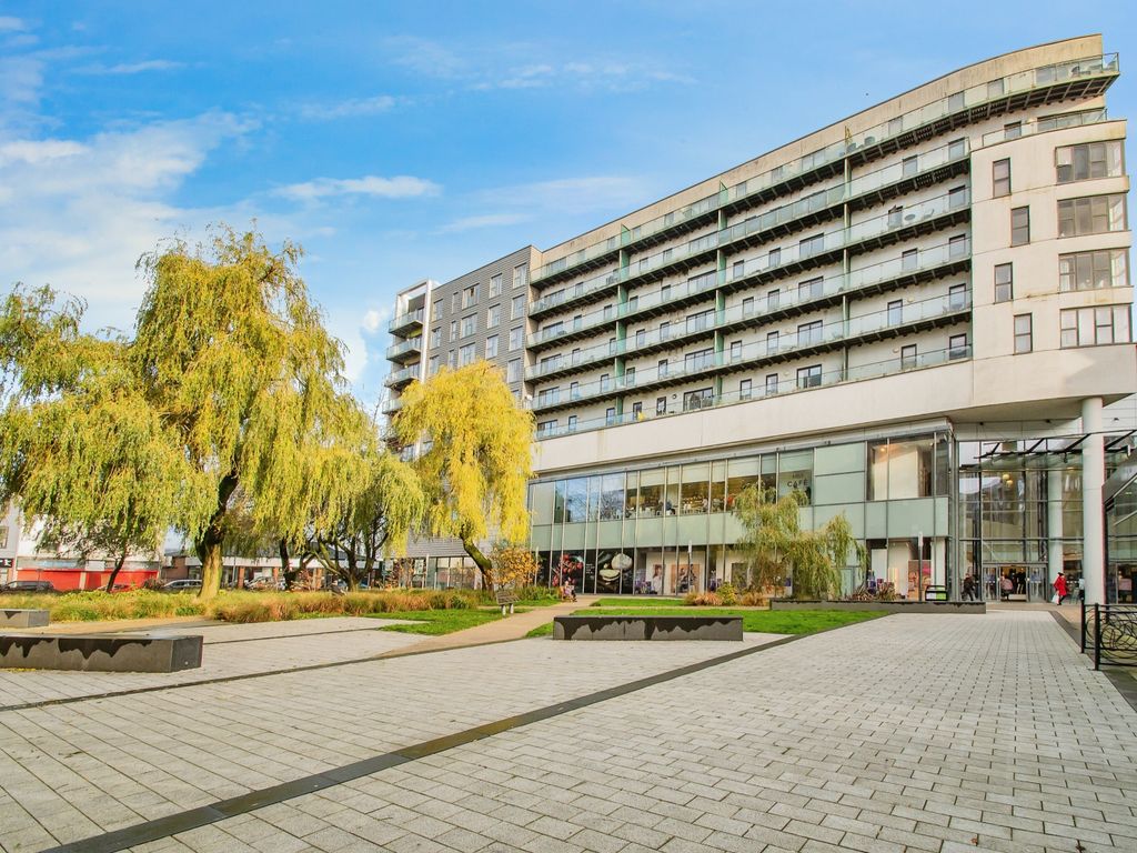 1 bed flat for sale in Mazarin House, 16 St. Johns Gardens, Bury, Greater Manchester BL9, £