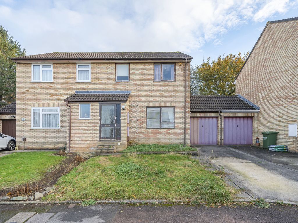3 bed semidetached house for sale in Ashbourne Close, Bristol, Gloucestershire BS30, £300,000