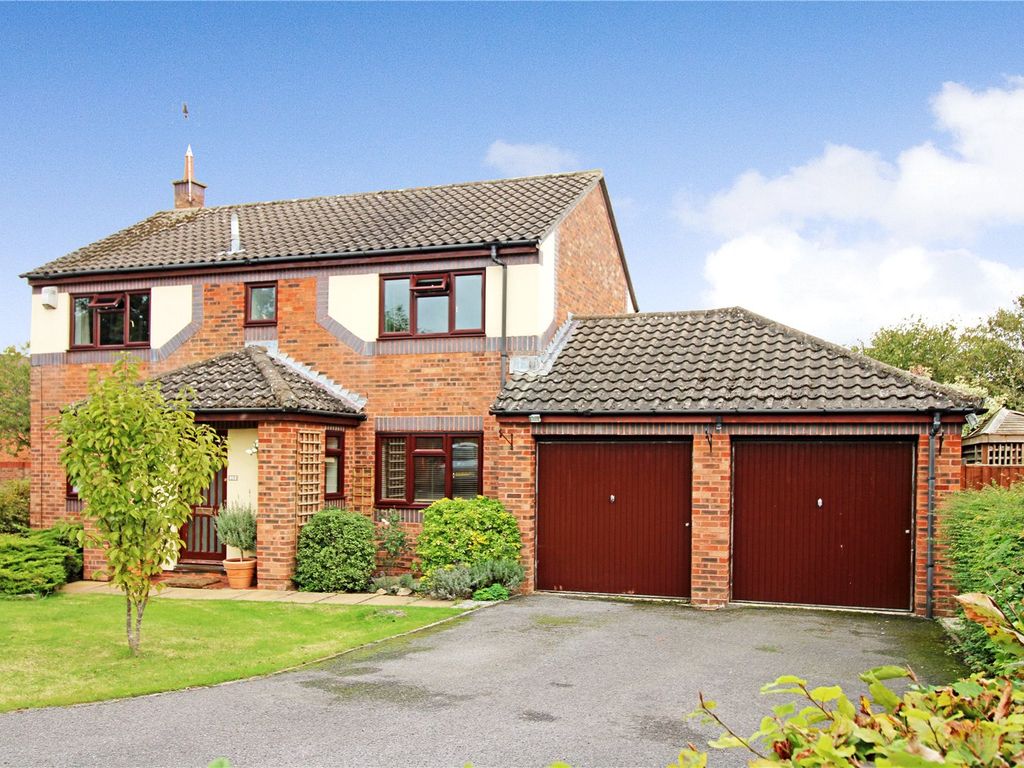 4 bed detached house for sale in The Elms, Nine Elms, Swindon