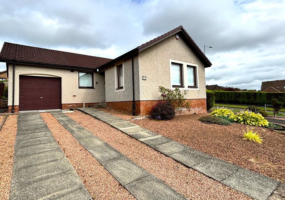 3 bed bungalow for sale in Ormiston Park, Dunfermline KY12, £274,000