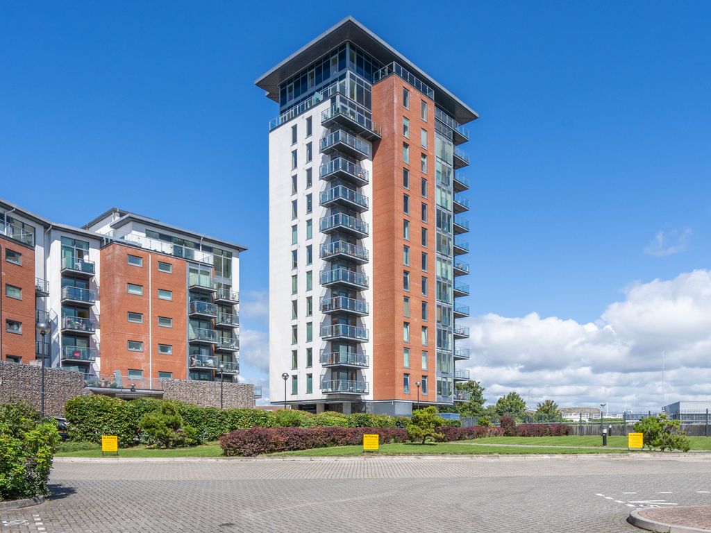 2 bed flat to rent in Rope Quays, Gosport PO12, £1,150 pcm Zoopla