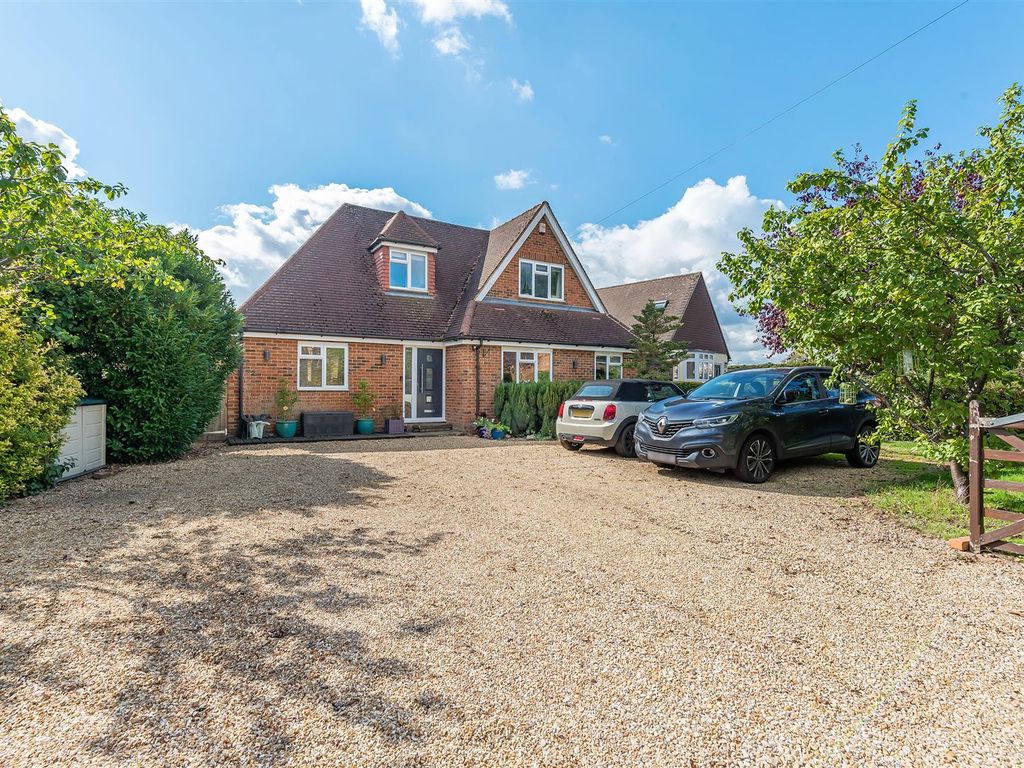 4 bed detached house for sale in Fosters Lane, Woodley, Reading RG5