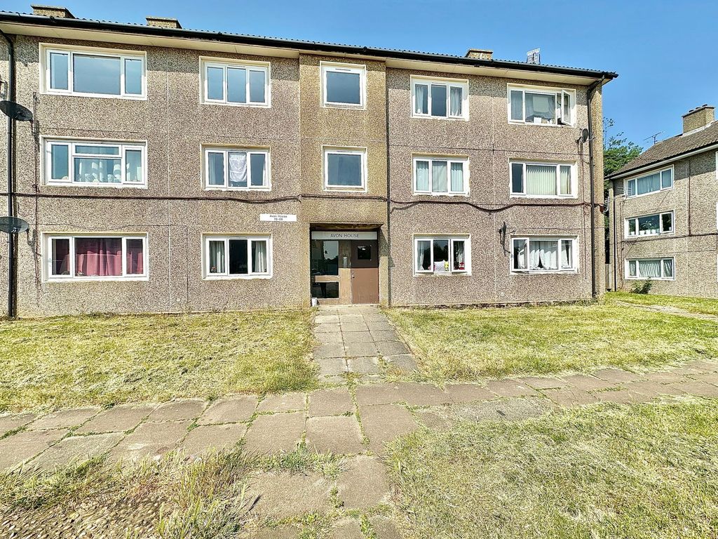2 bed flat to rent in Avon Grove, Bletchley MK3 Zoopla