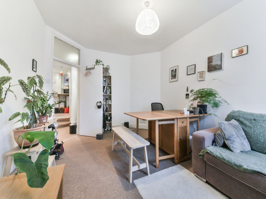 1 bed flat to rent in Queen Alexandra Mansions, Judd Street WC1H, £