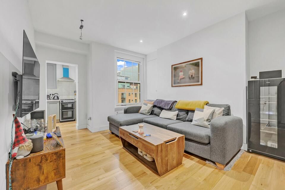 2 bed flat for sale in Cartwright Street, London E1, £525,000 Zoopla