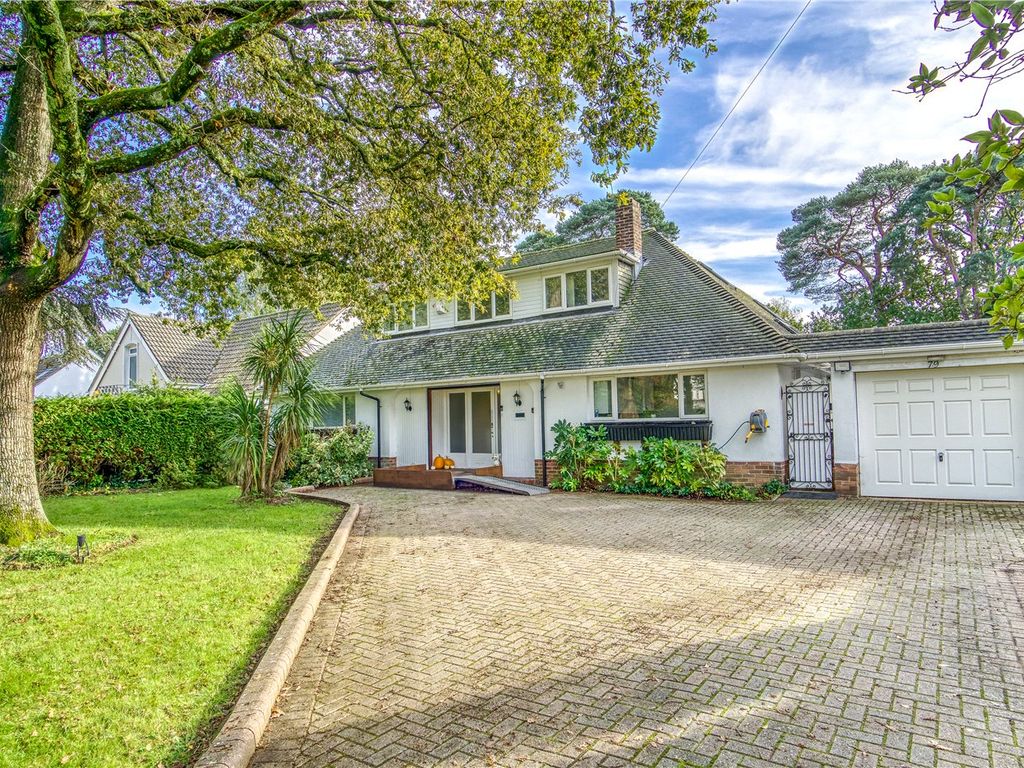 3 bed detached house for sale in East Avenue, Talbot Woods, Bournemouth, Dorset BH3, £900,000