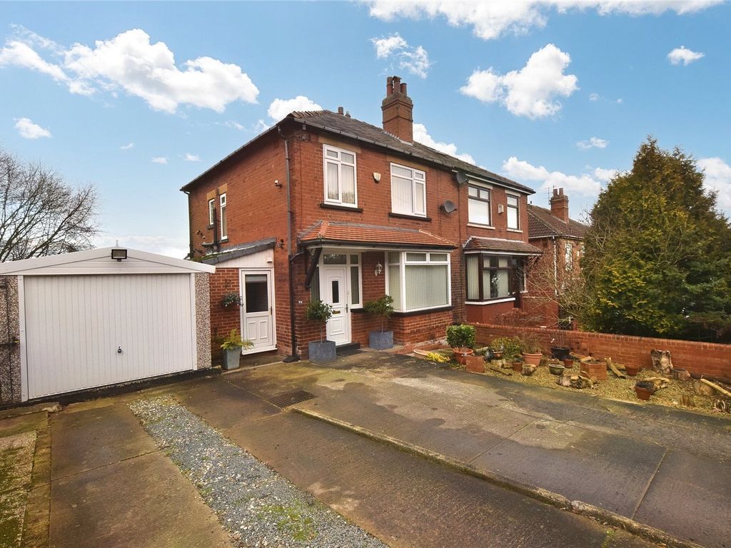 3 bed semidetached house for sale in Stonebridge Lane, Leeds, West