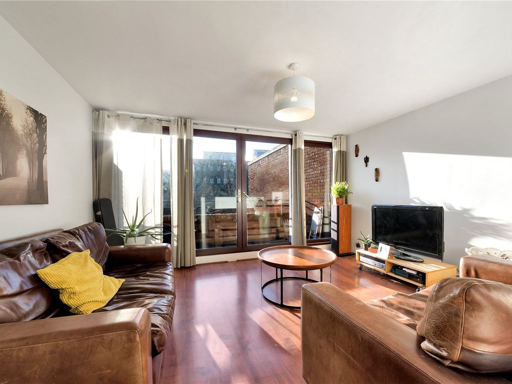 2 bed flat to rent in Old Street, London EC1V Zoopla