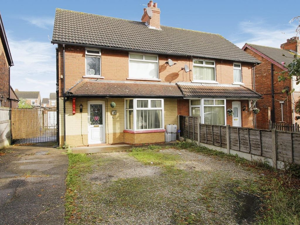 3 bed semidetached house for sale in Burringham Road, Scunthorpe DN17