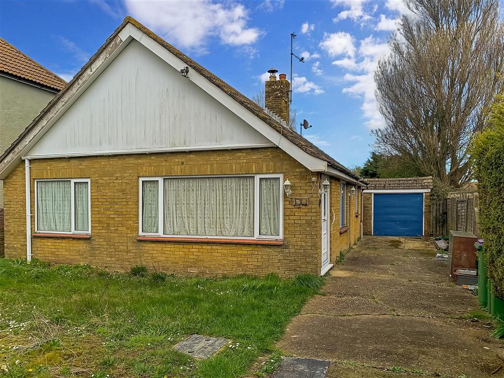 3 bed detached bungalow for sale in Dunes Road, Greatstone, Kent TN28