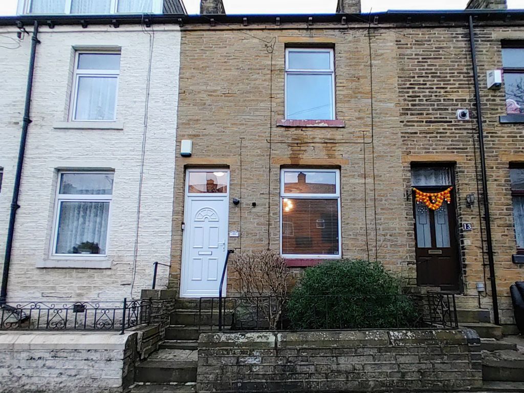 2 bed terraced house for sale in Brassey Terrace, Bradford BD4, £95,000