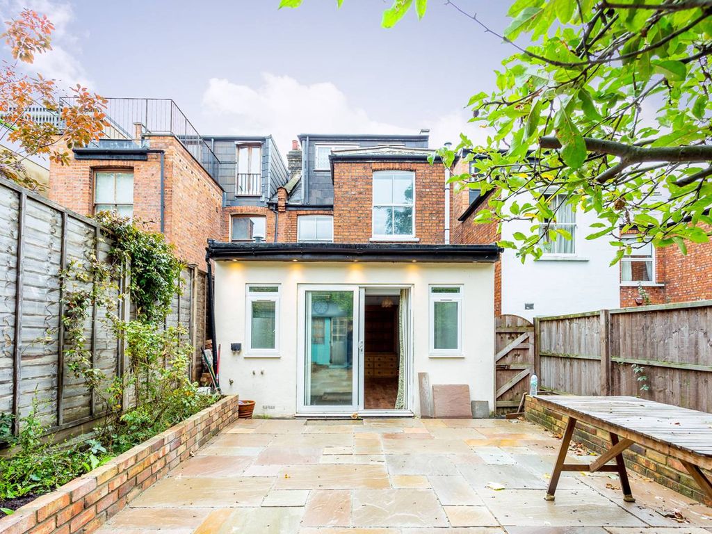 Wells House Road, North Acton, London NW10  