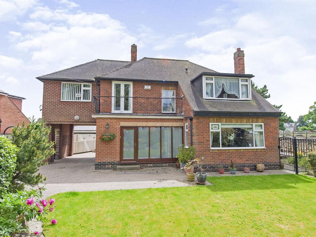 5 bed detached house for sale in Carleton Road, Carleton, Pontefract