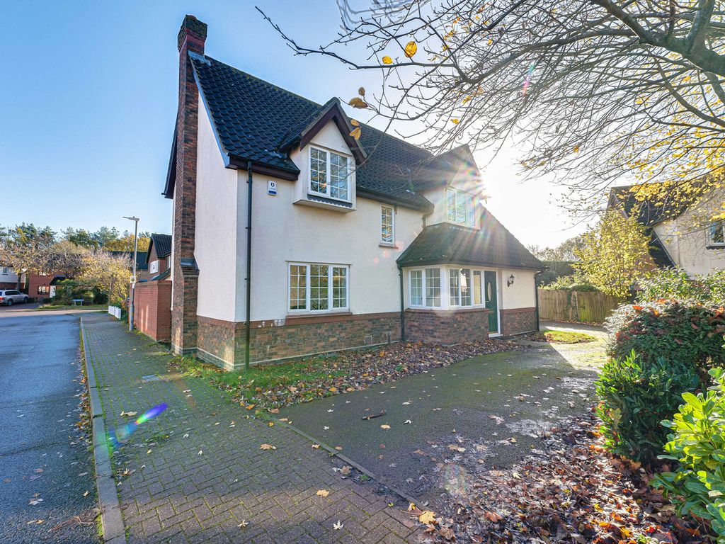 4 bed detached house for sale in The Pines, Basildon SS15 Zoopla