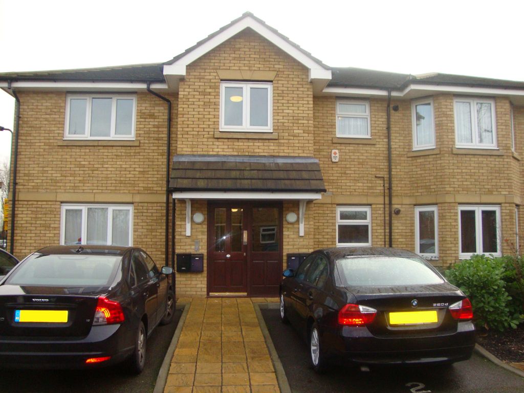 1 bed flat to rent in Dolphin Road, Northolt UB5, £1,300 pcm Zoopla