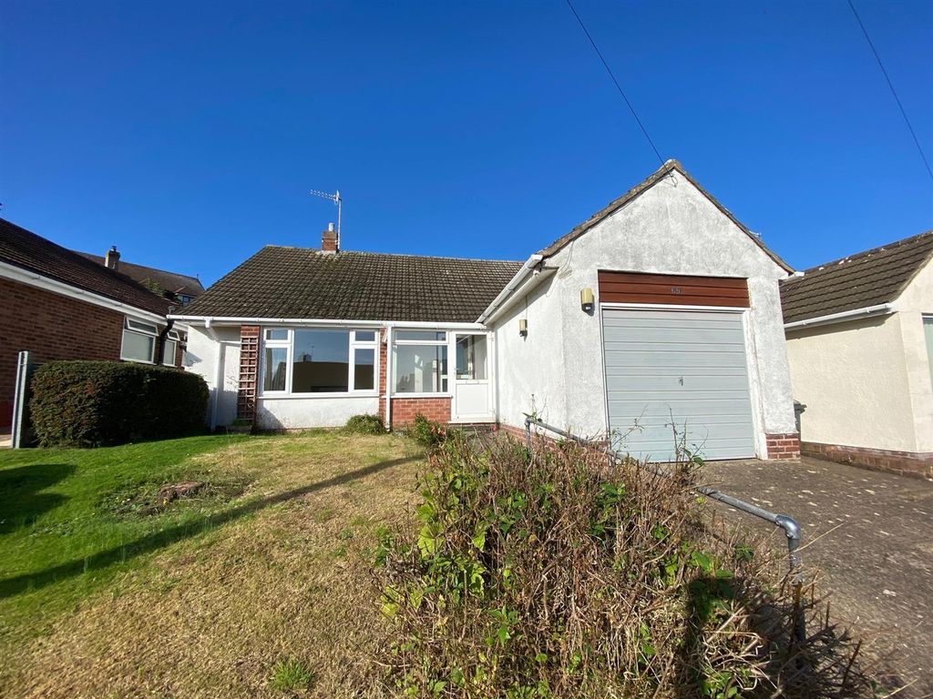 3 bed detached bungalow for sale in Meadow Road, Malvern WR14, £275,000