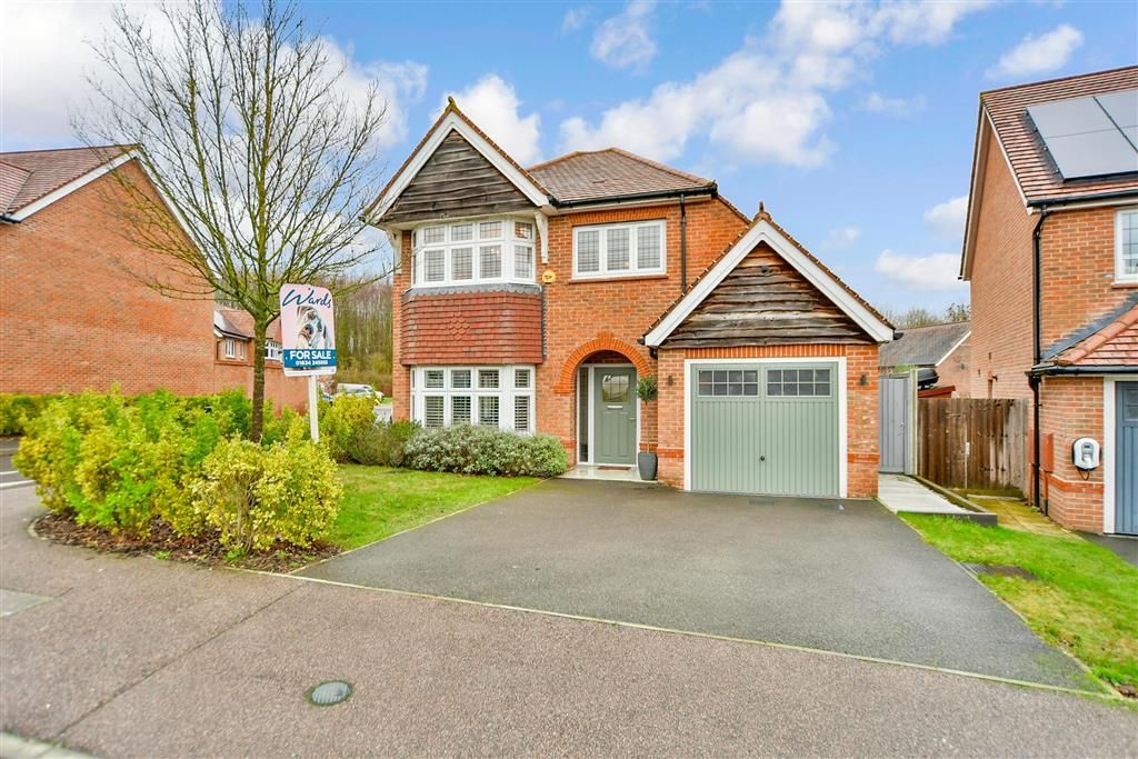 3 bed detached house for sale in The Timbers, Halling, Rochester, Kent