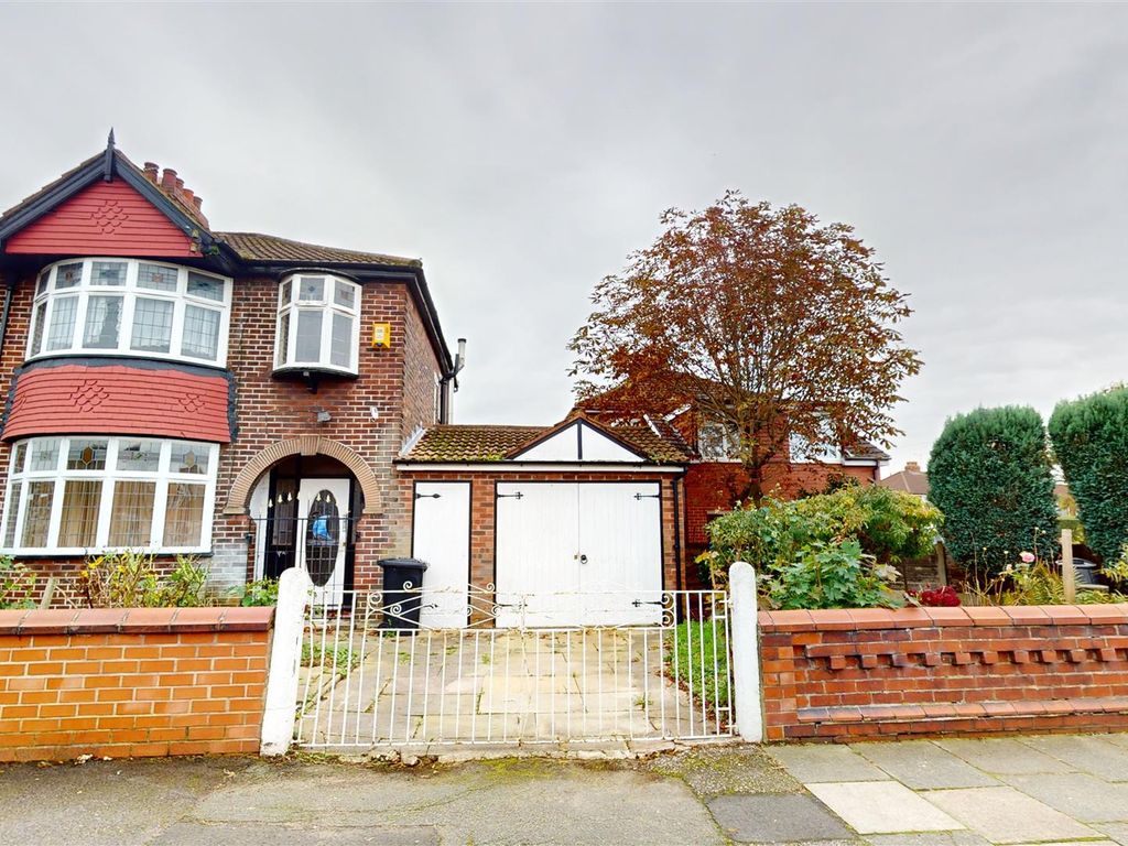 3 bed semidetached house for sale in Stuart Road, Stretford