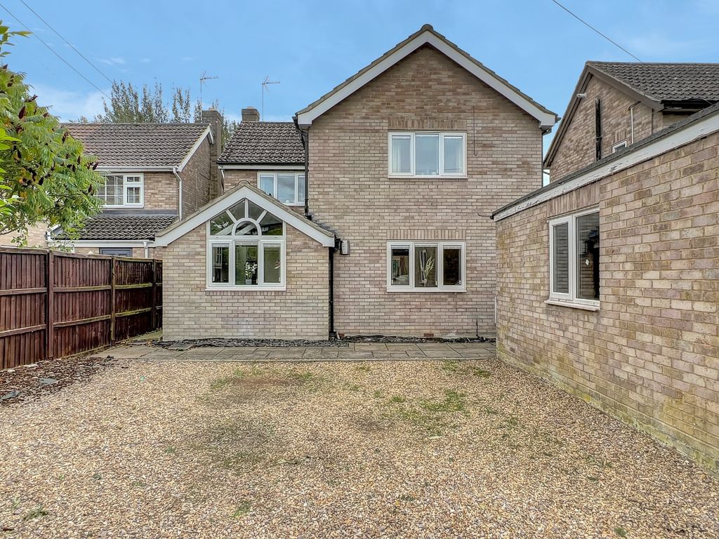 4 bed detached house for sale in Temple Close, Duxford, Cambridge CB22