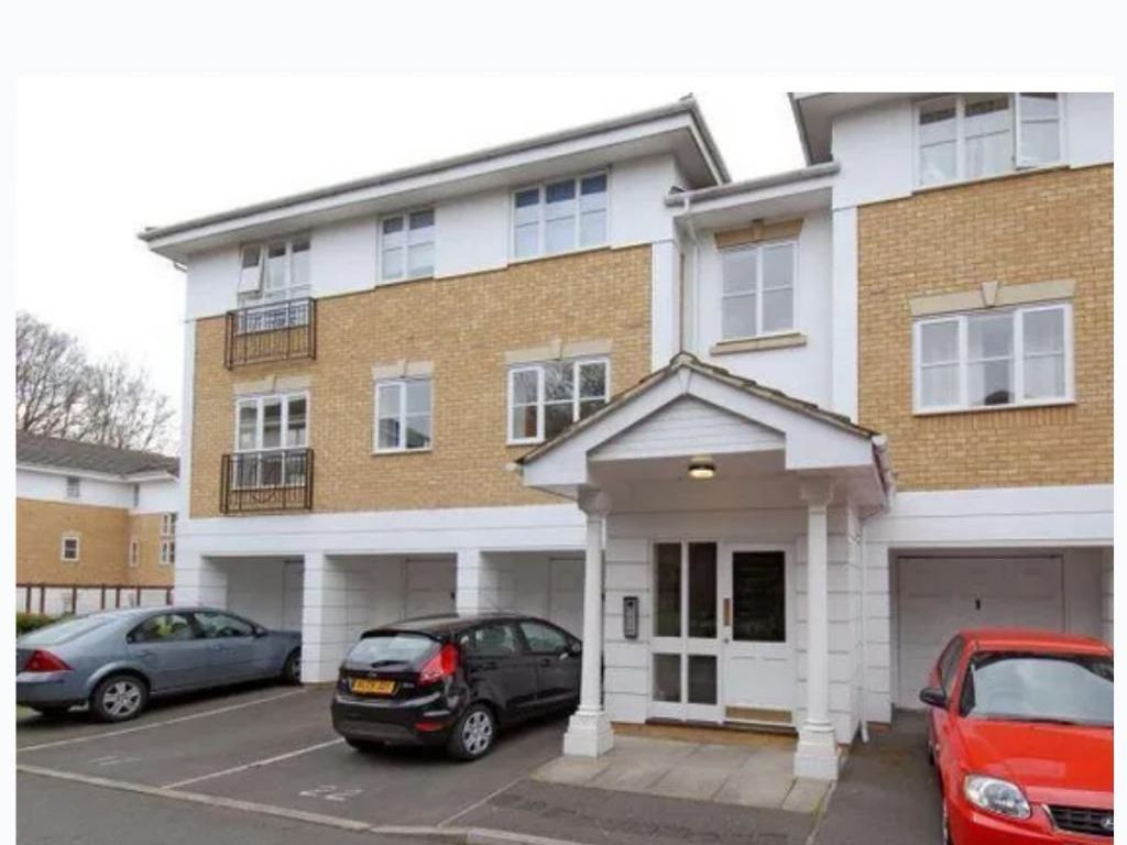 2 bed flat to rent in Old Bracknell Lane East, Bracknell RG12 Zoopla