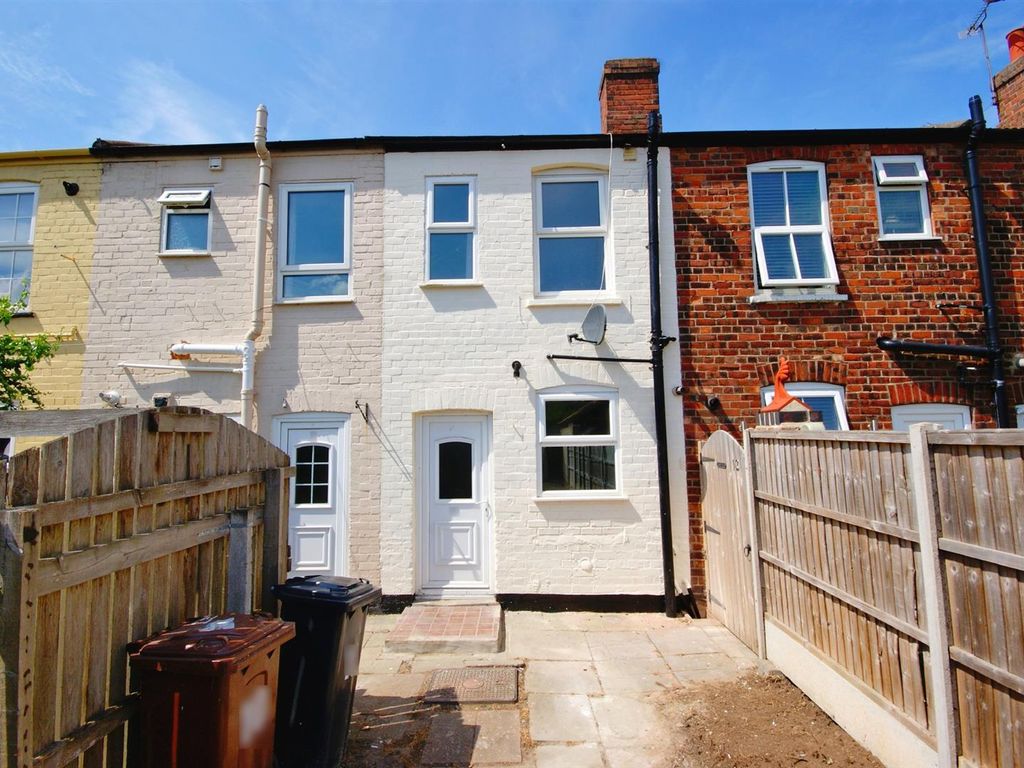 2 bed terraced house for sale in Carlton Street, Lincoln LN1, £135,000