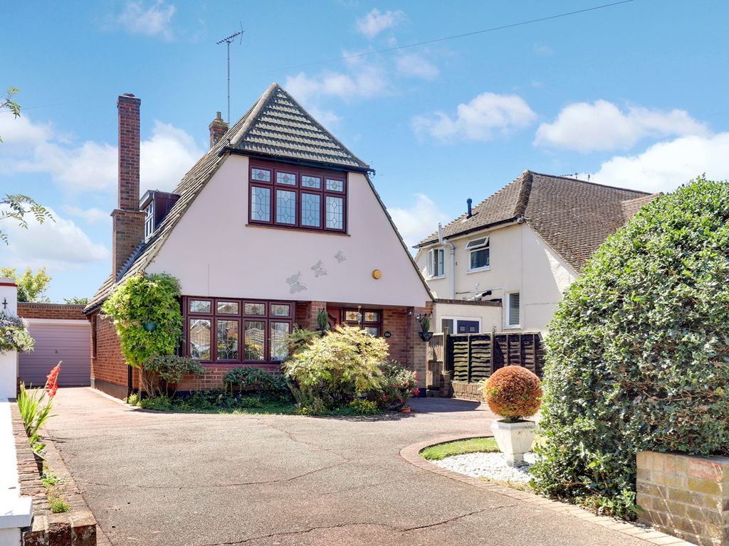3 bed detached house for sale in Shoebury Road, Thorpe Bay SS1 Zoopla