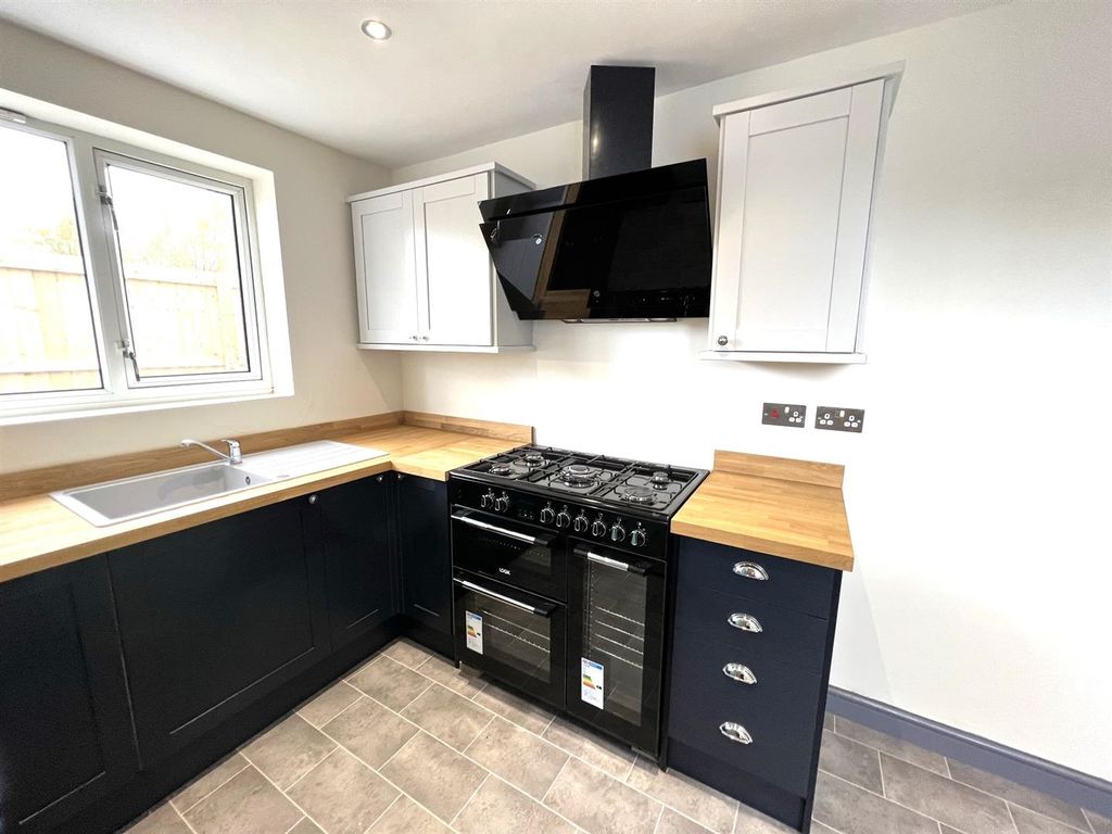 3 bed property to rent in Pantyffynnon Road, Ammanford SA18 Zoopla