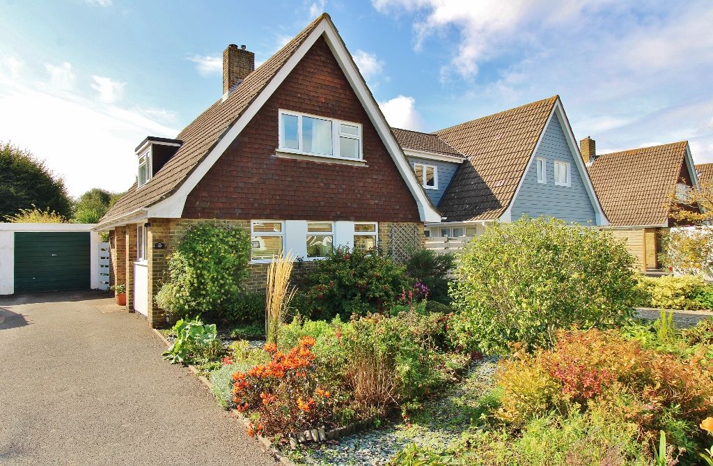 4 bed detached house for sale in Carisbrooke Avenue, Hill Head, Fareham