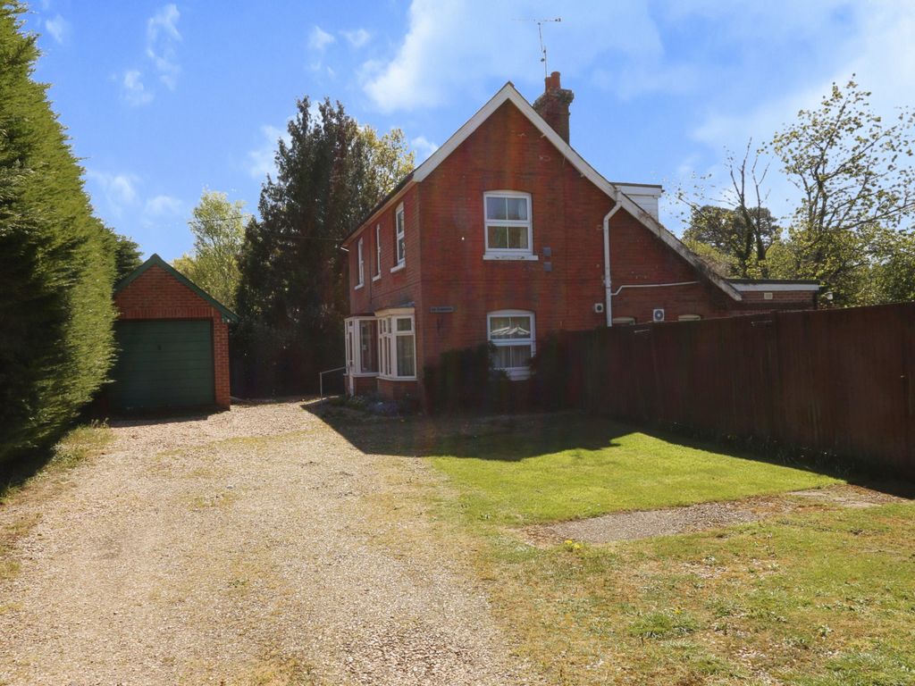 3 bed detached house for sale in Crawley Hill, West Wellow, Romsey