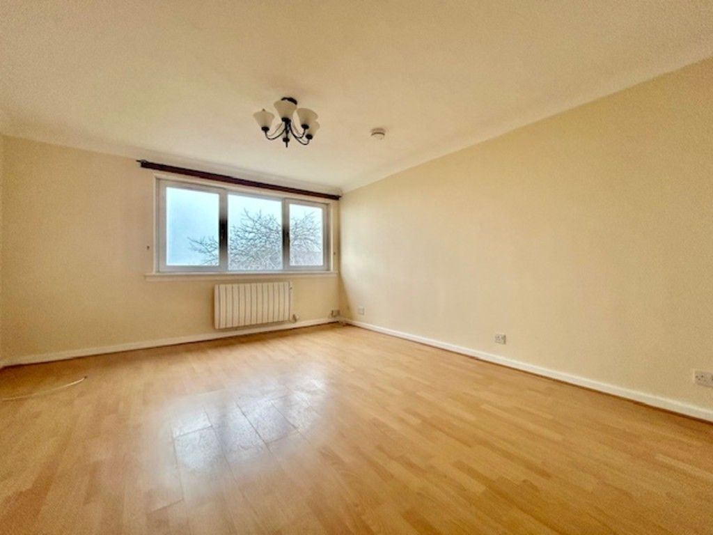 2 bed barn conversion to rent in Lawers Crescent, Polmont, Falkirk FK2