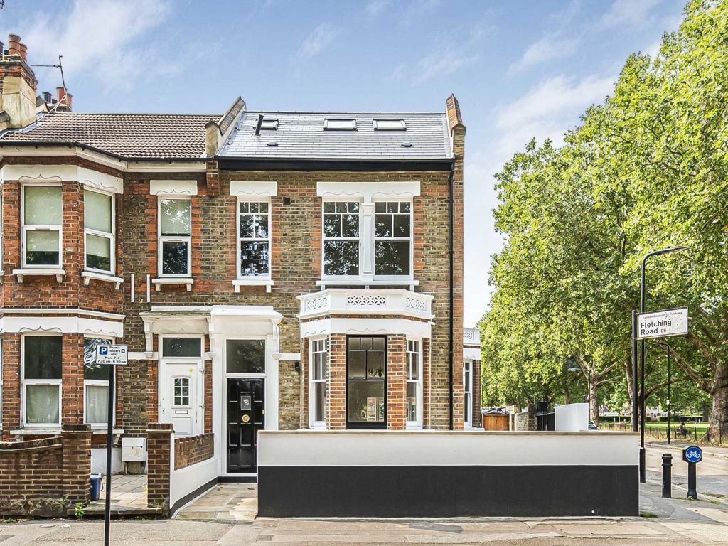 5 bed semidetached house for sale in Chatsworth Road, London E5, £