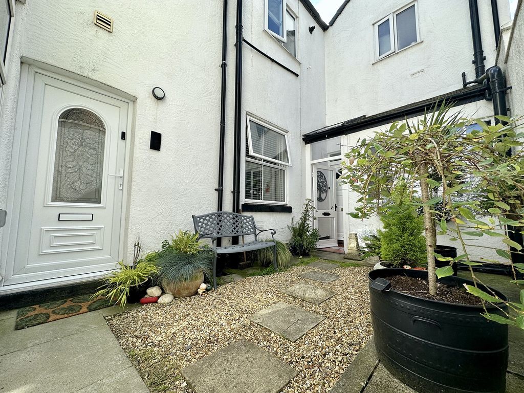 1 bed flat for sale in Seabank Road, Southport, Merseyside. PR9, £