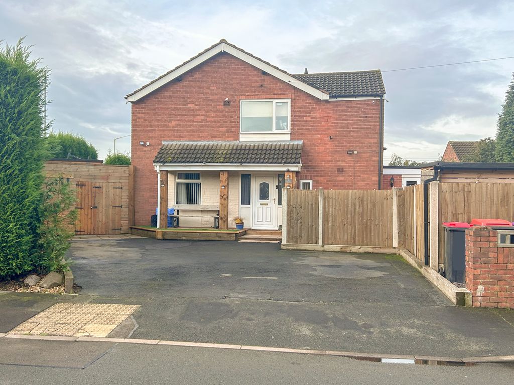 3 bed semidetached house for sale in Stanmore Drive, Trench, Telford