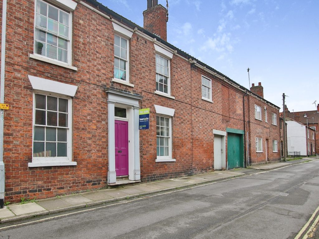 5 bed terraced house for sale in Finkle Lane, BartonUponHumber DN18