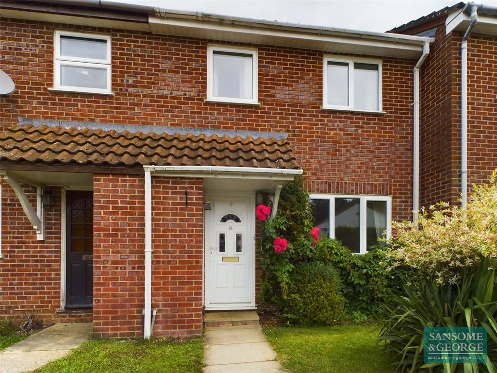 3 bed terraced house for sale in Sandford Close, Kingsclere, Newbury