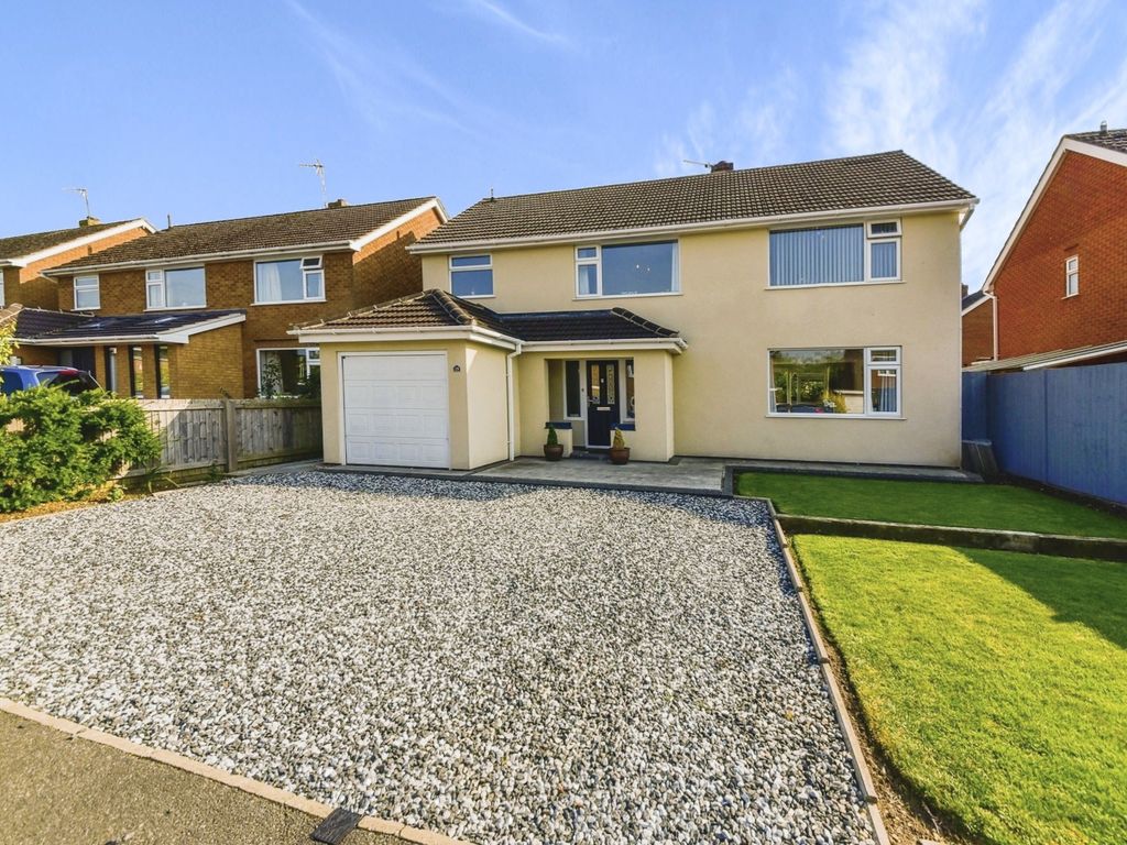 4 bed detached house for sale in Lincoln Drive, Melton Mowbray LE13