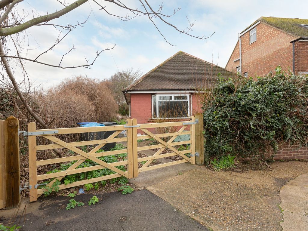 2 bed detached bungalow for sale in Orchard Gardens, Margate CT9 Zoopla