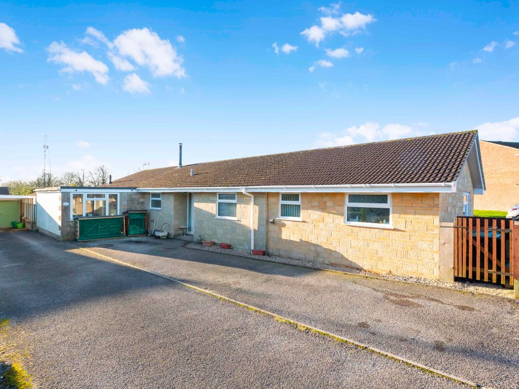 5 bed bungalow for sale in St. Edwards Close, Shaftesbury SP7, £400,000