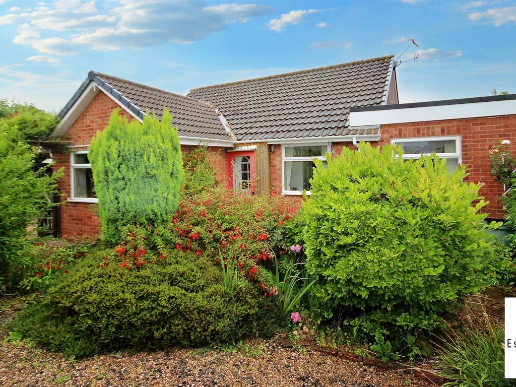 2 bed detached bungalow for sale in Ivy Close, Old Whittington