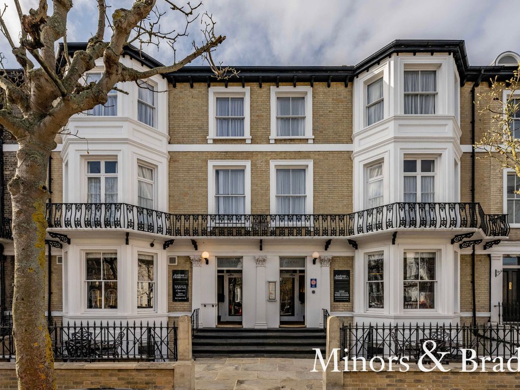 27 bed terraced house for sale in Camperdown, Great Yarmouth NR30 Zoopla